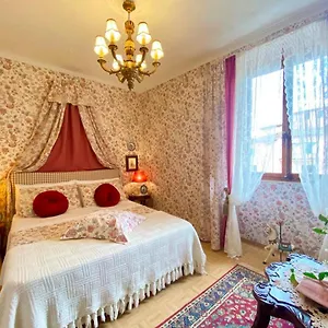 Romantica Con Giardino In Dimora Storica - Palazzo Robicci Bed & Breakfast